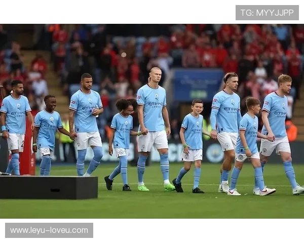 努涅斯 vs 哈兰德：新时代中锋格局中的立足之道