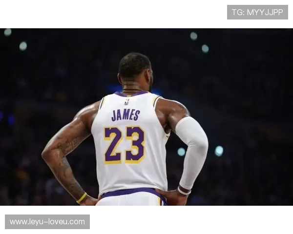 乔丹后仰单打关键回合更胜詹姆斯