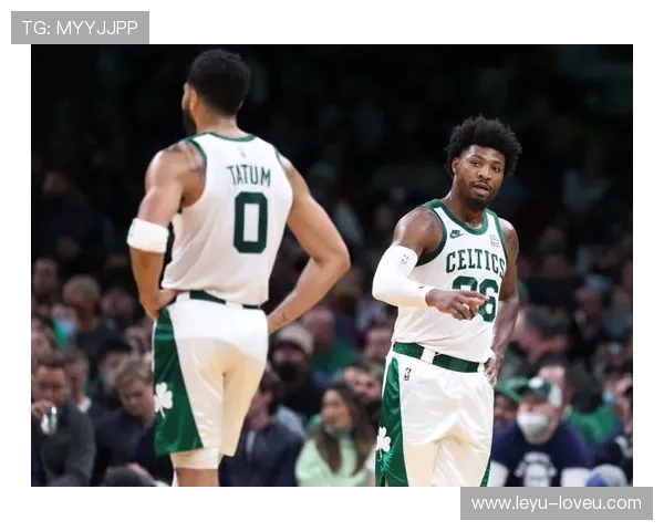 沃克·凯斯勒无球跑位胜库里，拉开空间提升进攻效率