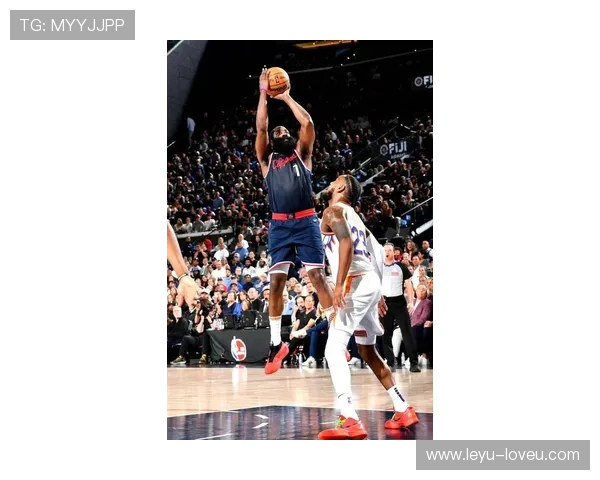 米切尔突破拉开与利拉德得分差距提升球队关键时刻攻击力