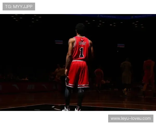 德里克·罗斯利用突破拉开进攻空间 提升季后赛关键得分效率