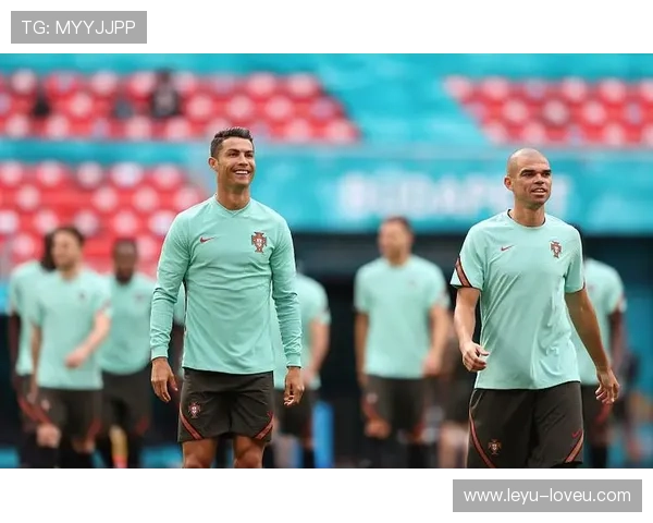 撕裂防线，贝利关键战比梅西更具杀伤