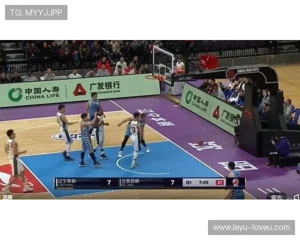 踩踏犯规和普通犯规判罚有什么不同？裁判如何精准识别？